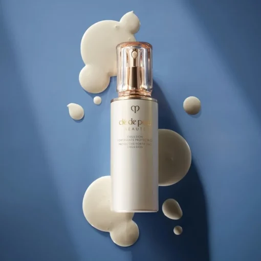 Moisturizer Protective Fortifying Emulsion von Clé de Peau Beauté