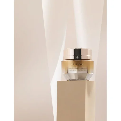 Moisturizer Volumizing Cream von Clé de Peau Beauté