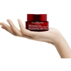 Multi-Intensive 50+ Nuit Crème - Peaux très sèches von CLARINS