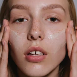 MÁDARA Hydra-Derm Balancing Fluid