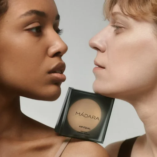 MÁDARA Soft Silk Mineral Powder Air Equal