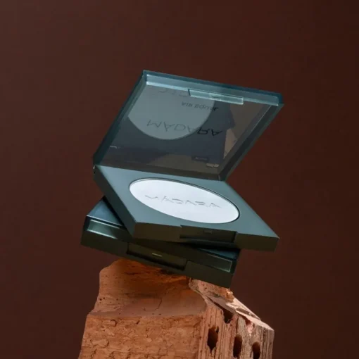MÁDARA Soft Silk Mineral Powder Air Equal