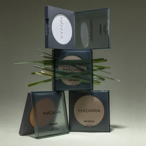 MÁDARA Soft Silk Mineral Powder Air Equal