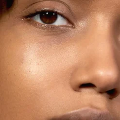 MÁDARA The Concealer