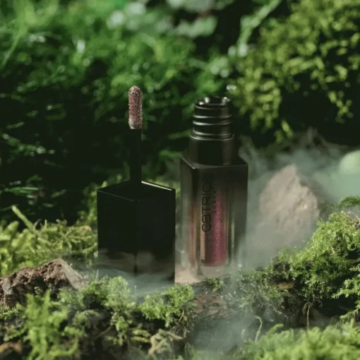 MYSTIC FOREST Metallic Liquid Eyeshadow von Catrice