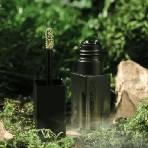 MYSTIC FOREST Metallic Liquid Eyeshadow von Catrice