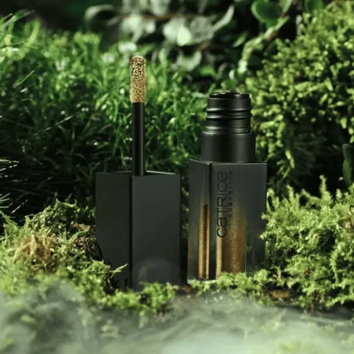 MYSTIC FOREST Metallic Liquid Eyeshadow von Catrice