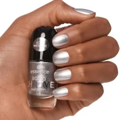 Nagellack Satin CHROME Nail Polish von Essence