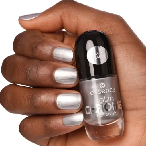Nagellack Satin CHROME Nail Polish von Essence