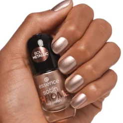 Nagellack Satin CHROME Nail Polish von Essence
