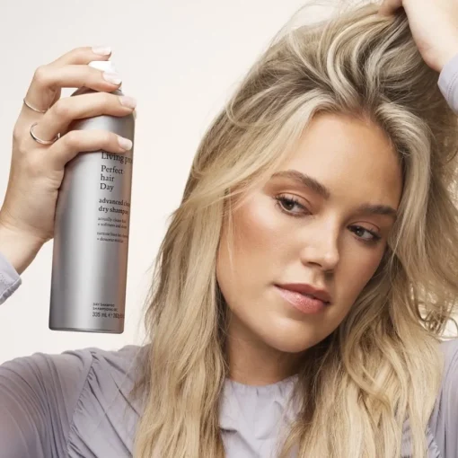 Perfect hair Day Advanced Clean Dry Shampoo von Living Proof