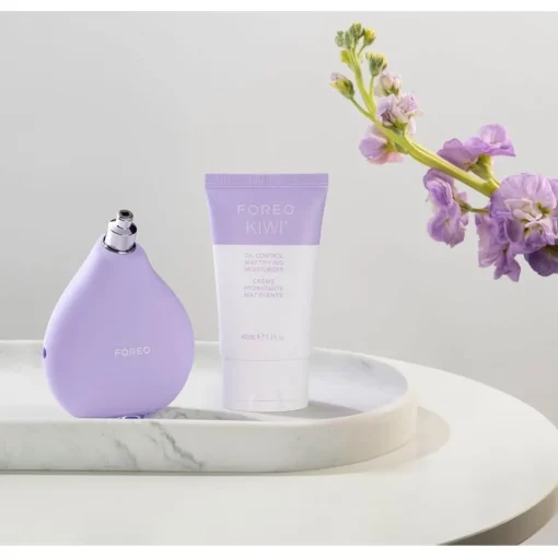 Pflege Oil Control Mattifying Moisturizer KIWI von Foreo