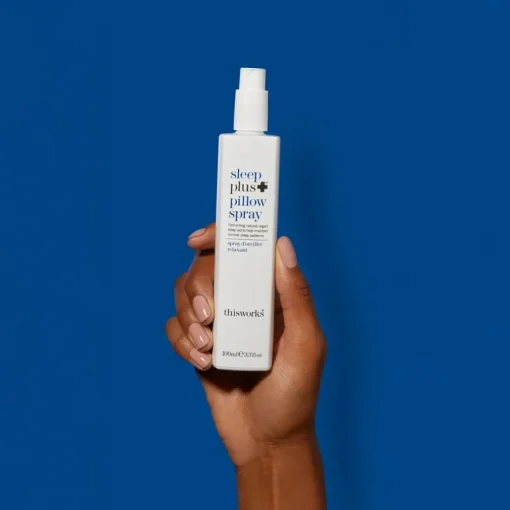 Pflege Sleep plus pillow spray von This Works