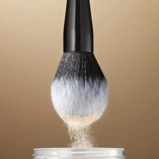 Pinsel Blurring Powder Brush von KEVYN AUCOIN