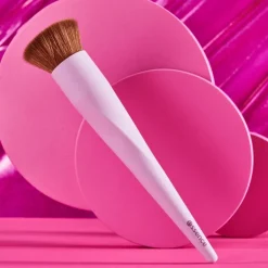 Pinsel Make Up Buffer Brush von Essence