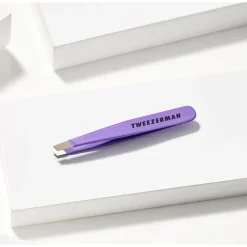 Pinzetten Schräge Mini Pinzette Blooming Lilac von Tweezerman