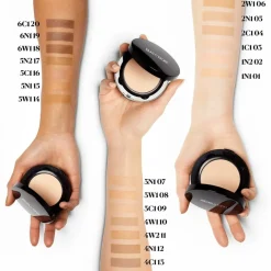 Puder Smooth Finish Foundation Powder SPF 20 von Laura Mercier