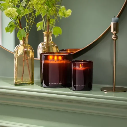 Re-Charge Black Pepper Scented Candle von Molton Brown