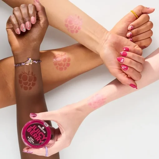Rouge Juicy Berry Tinted Lip & Cheek Balm von Essence