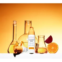 Seren & Kur 10% Waterless Vitamin C Serum von Farmacy Beauty