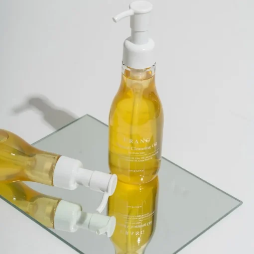 Serum & Essence Natural Cleansing Oil von URANG