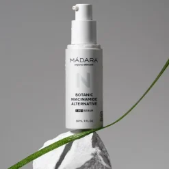 Serum Botanic Niacinamide - Alternative 5-in-1 Serum von MÁDARA