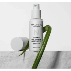 Serum Botanic Niacinamide - Alternative 5-in-1 Serum von MÁDARA