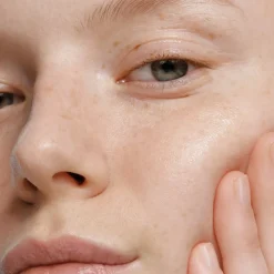 Serum Botanic Niacinamide Alternative 5 in 1 Serum von MÁDARA