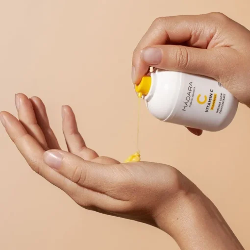 Serum Vitamin C Intense Glow Concentrate von MÁDARA