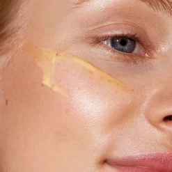 Serum Vitamin C Intense Glow Concentrate von MÁDARA