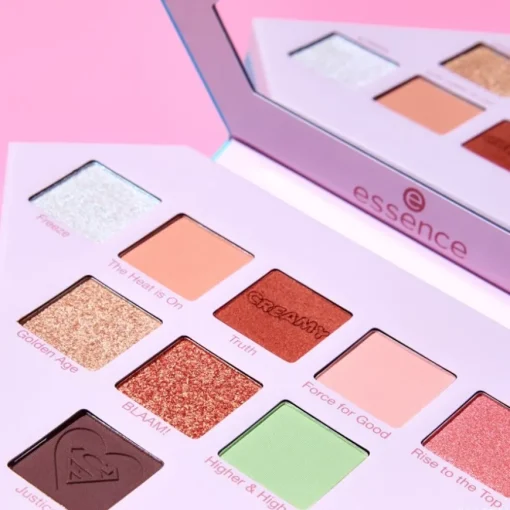 Superman Eyeshadow Palette von Essence