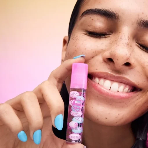 Superman Lip Oil Roll-On von Essence