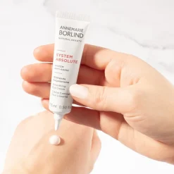 SYSTEM ABSOLUTE  Glättende Augencreme von ANNEMARIE BÖRLIND