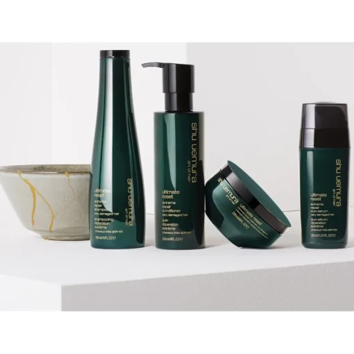 Ultimate Reset Extreme Repair Shampoo von Shu Uemura