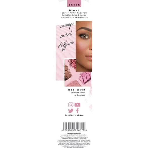 Wangenpinsel Blush Brush von Real Techniques