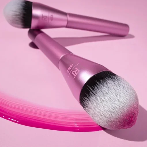 Wangenpinsel Power Pigment Blush Brush von Real Techniques