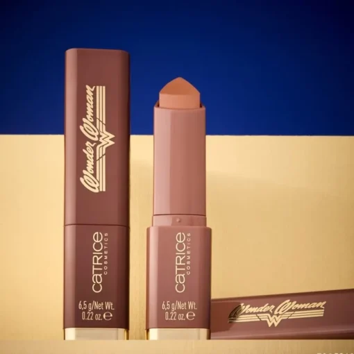 Wonder Woman Butter Bronzer Stick von Catrice