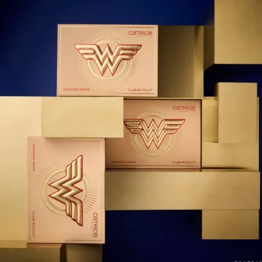 Wonder Woman Eyeshadow Palette von Catrice