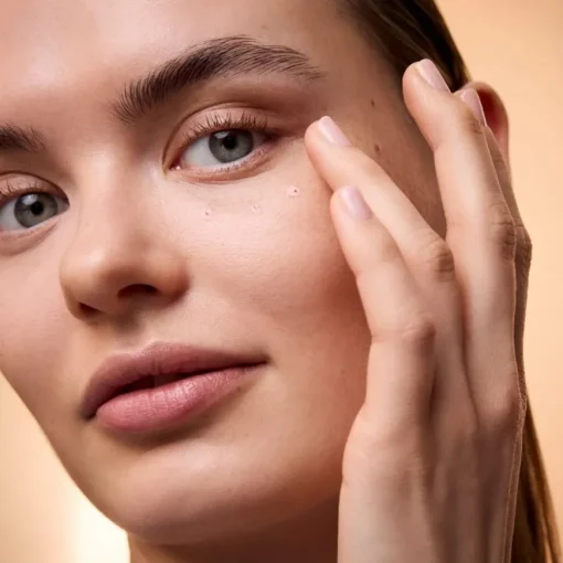 Wonder Woman Under Eye Brightner von Catrice