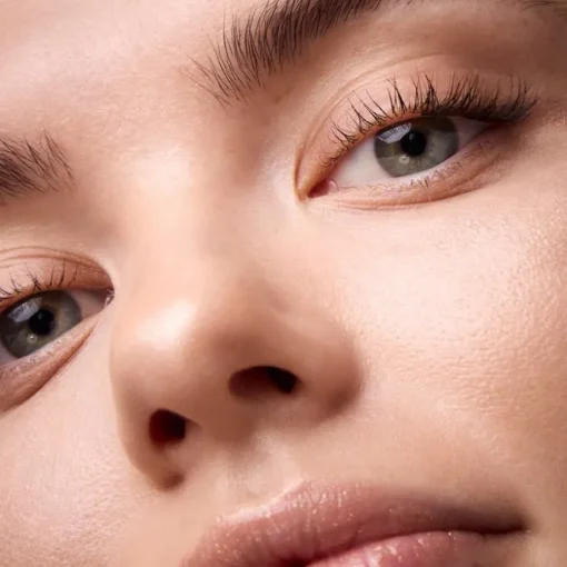 Wonder Woman Wow Fake Lashes von Catrice